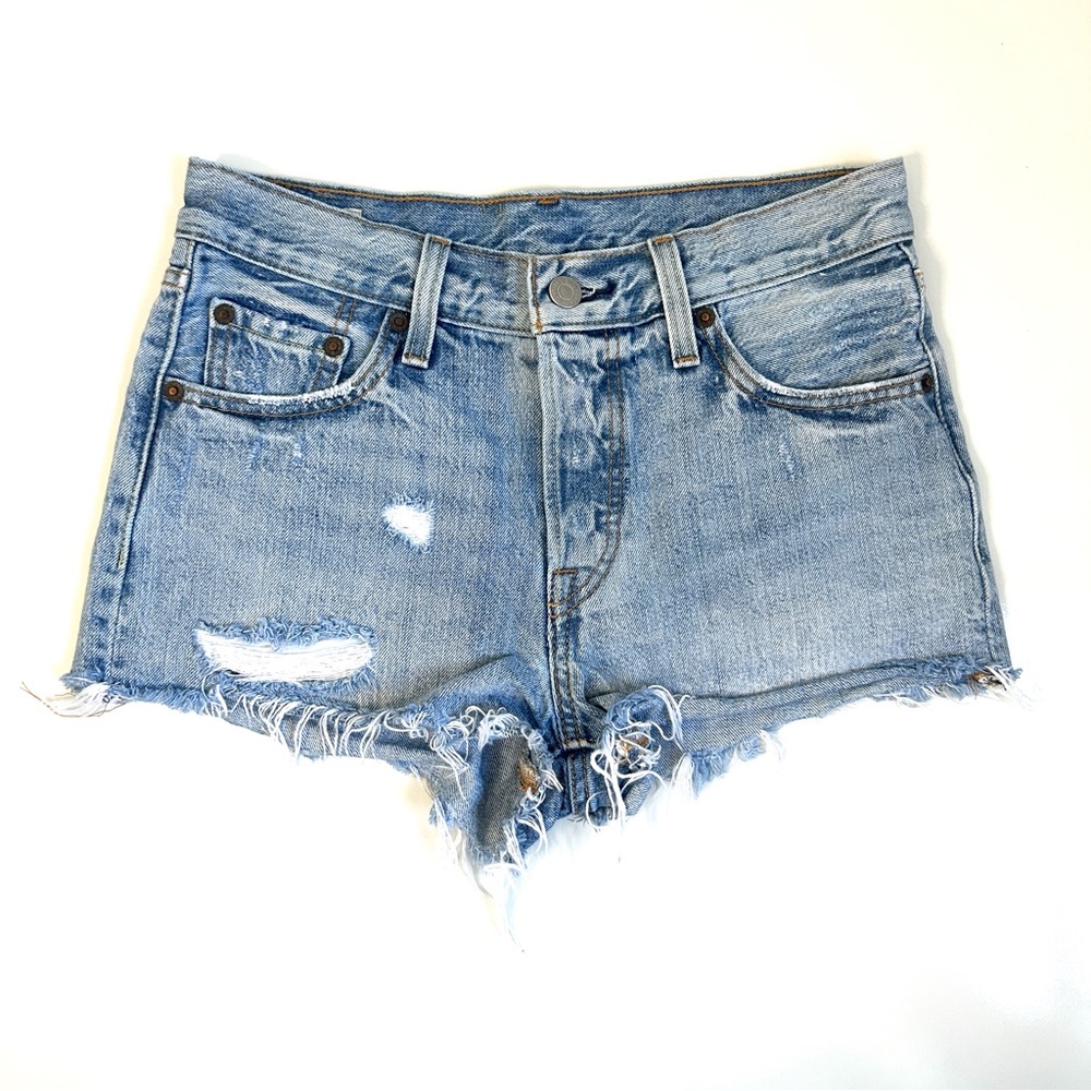 Levi’s | Women’s Cut-off Frayed Ripped Denim Jean Shorts Size 8